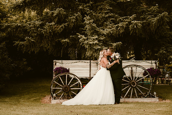 Stefanie & Tyler Wedding - Rustic Theme